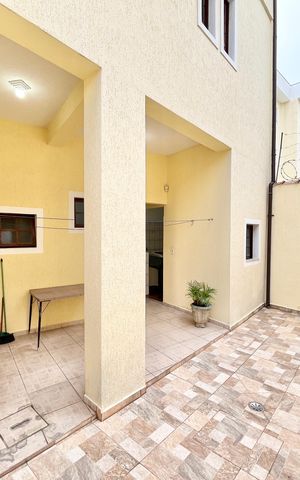 Casa à venda com 226m², 3 quartos e 2 vagas Casa à venda com 226m², 3 quartos e 2 vagasÁrea gourmet