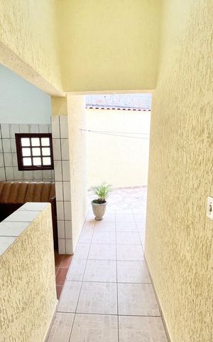 Casa à venda com 226m², 3 quartos e 2 vagas Casa à venda com 226m², 3 quartos e 2 vagasCorredor
