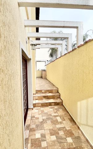 Casa à venda com 226m², 3 quartos e 2 vagas Casa à venda com 226m², 3 quartos e 2 vagasCorredor