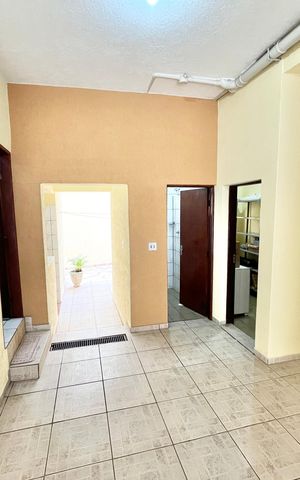 Casa à venda com 226m², 3 quartos e 2 vagas Casa à venda com 226m², 3 quartos e 2 vagasGaragem