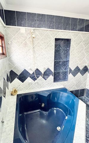 Casa à venda com 226m², 3 quartos e 2 vagas Casa à venda com 226m², 3 quartos e 2 vagasBanheiro da Suíte 3