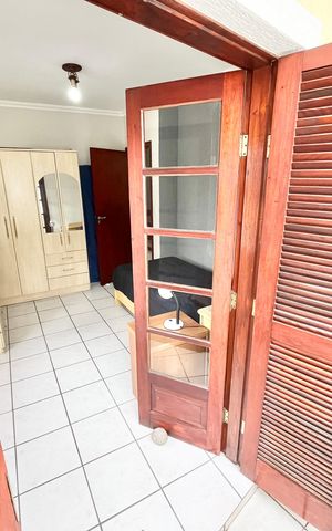 Casa à venda com 226m², 3 quartos e 2 vagas Casa à venda com 226m², 3 quartos e 2 vagasVaranda Quarto 1
