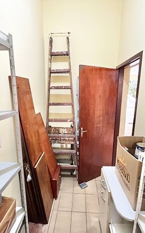 Casa à venda com 226m², 3 quartos e 2 vagas Casa à venda com 226m², 3 quartos e 2 vagasDespensa