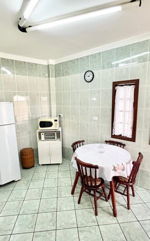 Casa à venda com 226m², 3 quartos e 2 vagas Casa à venda com 226m², 3 quartos e 2 vagasCozinha