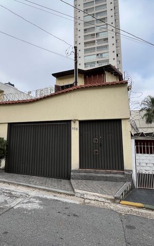Casa à venda com 226m², 3 quartos e 2 vagas Casa à venda com 226m², 3 quartos e 2 vagasFachada Externa