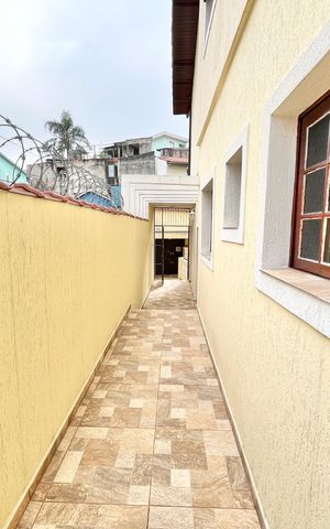 Casa à venda com 226m², 3 quartos e 2 vagas Casa à venda com 226m², 3 quartos e 2 vagasCorredor