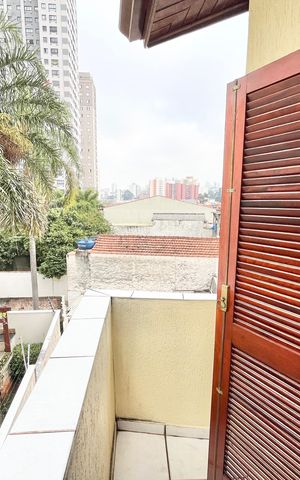 Casa à venda com 226m², 3 quartos e 2 vagas Casa à venda com 226m², 3 quartos e 2 vagasVaranda Quarto 1