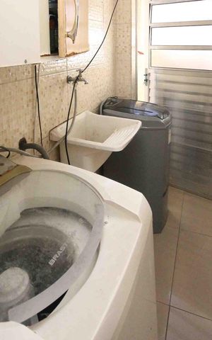 Casa à venda com 270m², 5 quartos e 4 vagas Casa à venda com 270m², 5 quartos e 4 vagasÁrea de Serviço casa 02