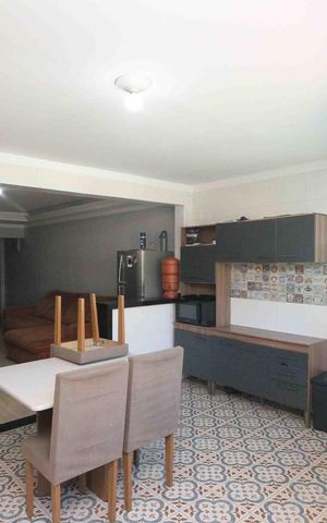 Casa à venda com 270m², 5 quartos e 4 vagas Casa à venda com 270m², 5 quartos e 4 vagasCozinha