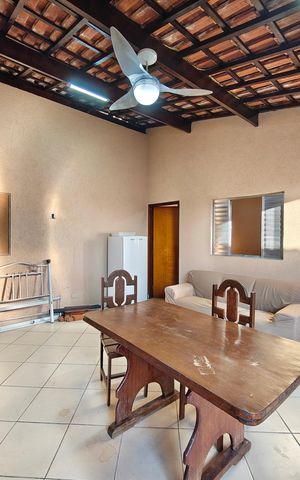 Casa à venda com 244m², 6 quartos e 6 vagas Casa à venda com 244m², 6 quartos e 6 vagasQuintal Gourmet