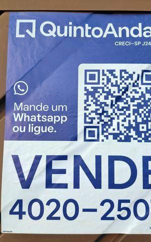 Casa à venda com 244m², 6 quartos e 6 vagas Casa à venda com 244m², 6 quartos e 6 vagasPlaquinha