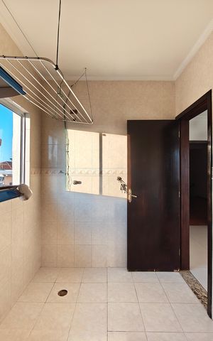 Casa à venda com 244m², 6 quartos e 6 vagas Casa à venda com 244m², 6 quartos e 6 vagasCasa 2 - Área de Serviço