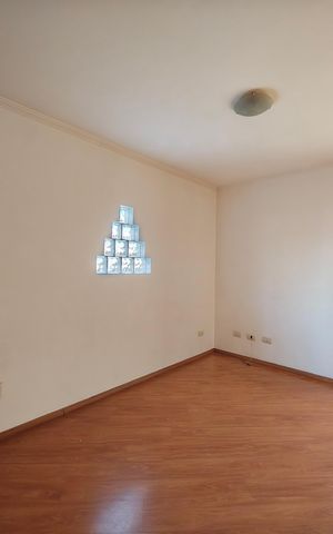 Casa à venda com 244m², 6 quartos e 6 vagas Casa à venda com 244m², 6 quartos e 6 vagasCasa 2 - Sala