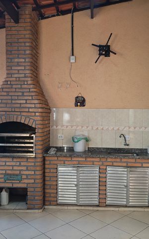 Casa à venda com 244m², 6 quartos e 6 vagas Casa à venda com 244m², 6 quartos e 6 vagasQuintal Gourmet