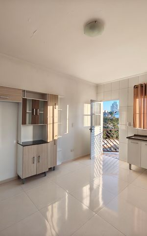 Casa à venda com 244m², 6 quartos e 6 vagas Casa à venda com 244m², 6 quartos e 6 vagasCasa 2 - Cozinha