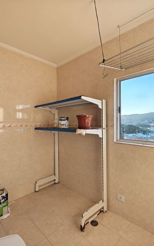 Casa à venda com 244m², 6 quartos e 6 vagas Casa à venda com 244m², 6 quartos e 6 vagasCasa 2 - Área de Serviço
