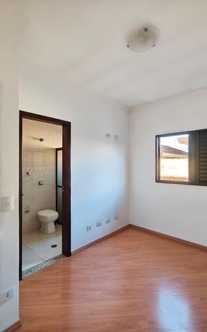 Casa à venda com 244m², 6 quartos e 6 vagas Casa à venda com 244m², 6 quartos e 6 vagasCasa 2 - Suíte 2