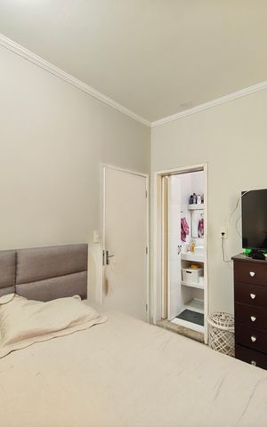 Casa à venda com 244m², 6 quartos e 6 vagas Casa à venda com 244m², 6 quartos e 6 vagasSuíte