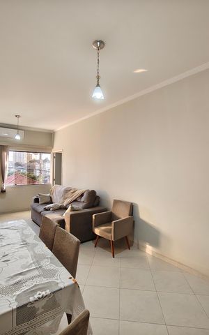 Casa à venda com 244m², 6 quartos e 6 vagas Casa à venda com 244m², 6 quartos e 6 vagasSala
