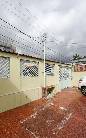 Casa à venda com 280m², 3 quartos e 2 vagas Casa à venda com 280m², 3 quartos e 2 vagasÁrea comum