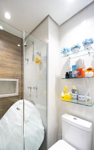 Apartamento à venda com 132m², 3 quartos e 2 vagas Apartamento à venda com 132m², 3 quartos e 2 vagasBanheiro da suíte 01