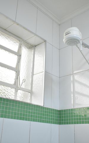 Casa para alugar com 240m², 4 quartos e 2 vagasBanheiro Social