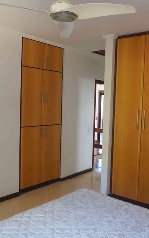 Casa de condomínio à venda com 390m², 4 quartos e 6 vagasSuite 1
