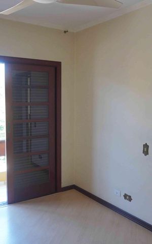 Casa de condomínio à venda com 390m², 4 quartos e 6 vagasQuarto