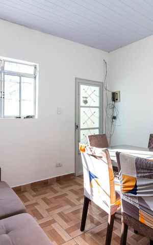 Casa à venda com 100m², 2 quartos e 1 vagaSala