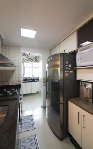 Apartamento à venda com 104m², 2 quartos e 2 vagasCozinha 