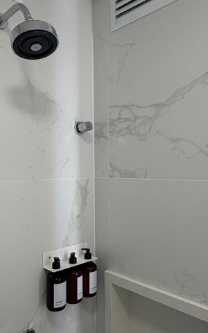 Apartamento para alugar com 74m², 2 quartos e 1 vaga Apartamento para alugar com 74m², 2 quartos e 1 vagaBanheiro