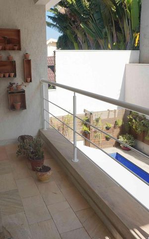 Casa de condomínio à venda com 401m², 4 quartos e 4 vagasSacada