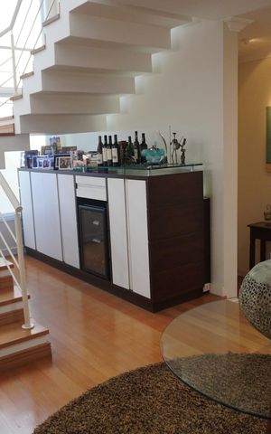 Casa de condomínio à venda com 401m², 4 quartos e 4 vagasDetalhe Sala