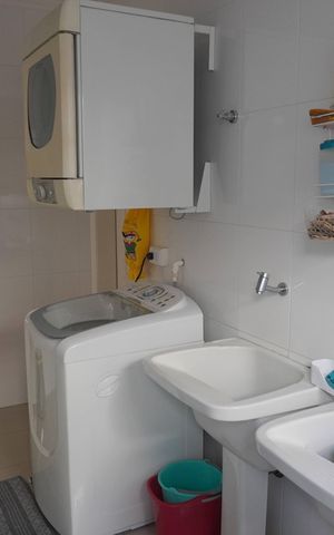 Casa de condomínio à venda com 401m², 4 quartos e 4 vagasÁrea de Serviço