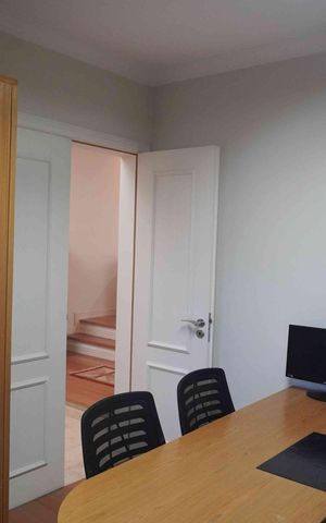 Casa de condomínio à venda com 401m², 4 quartos e 4 vagasEscritório