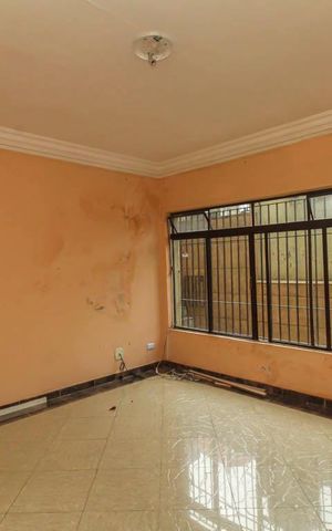 Casa à venda com 188m², 4 quartos e 2 vagas Casa à venda com 188m², 4 quartos e 2 vagasSala