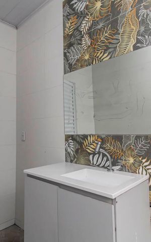 Casa para alugar com 70m², 2 quartos e 1 vagaBanheiro
