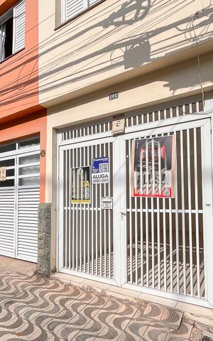 Casa para alugar com 114m², 3 quartos e 1 vagaFachada + plaquinha