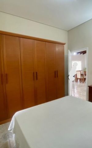 Casa à venda com 174m², 3 quartos e 4 vagas