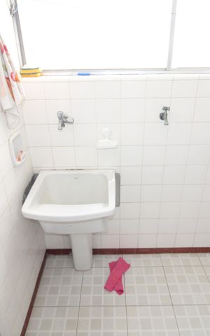 Apartamento para alugar com 65m², 2 quartos e 1 vagaÁrea de Serviço