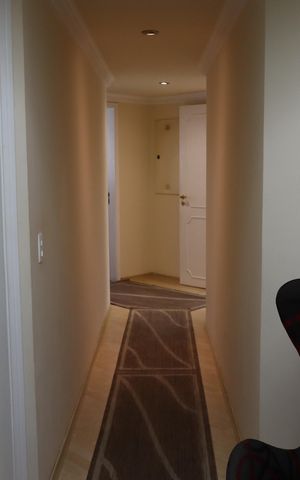 Apartamento à venda com 250m², 4 quartos e 4 vagasHall entre as Suítes 