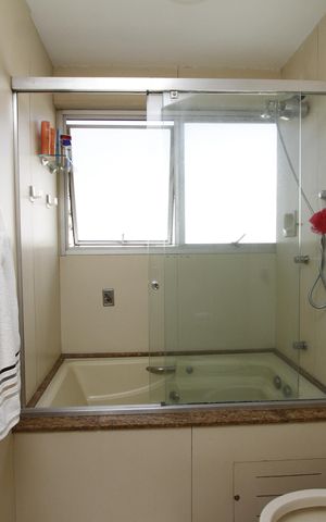 Apartamento à venda com 517m², 4 quartos e 4 vagasBanheiro do Quarto 1