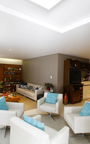 Casa à venda com 291m², 5 quartos e 8 vagasSala