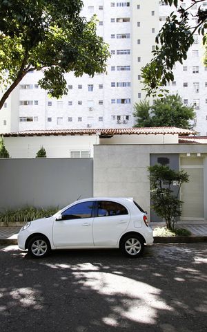 Casa à venda com 291m², 5 quartos e 8 vagasFachada