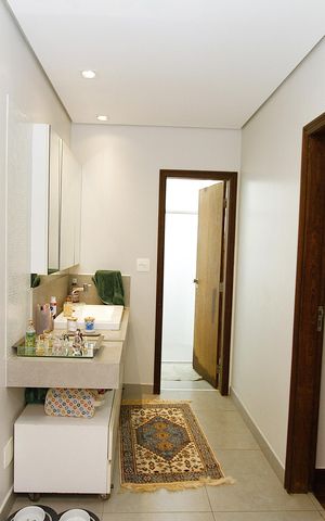 Casa à venda com 291m², 5 quartos e 8 vagasCorredor