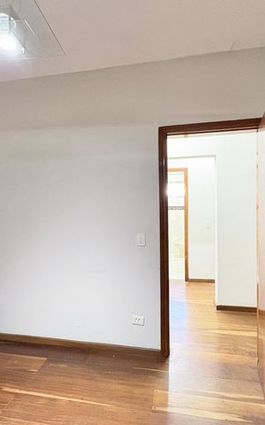Casa à venda com 230m², 4 quartos e 5 vagas Casa à venda com 230m², 4 quartos e 5 vagasQuarto