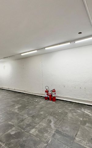 Casa à venda com 230m², 4 quartos e 5 vagas Casa à venda com 230m², 4 quartos e 5 vagasGaragem