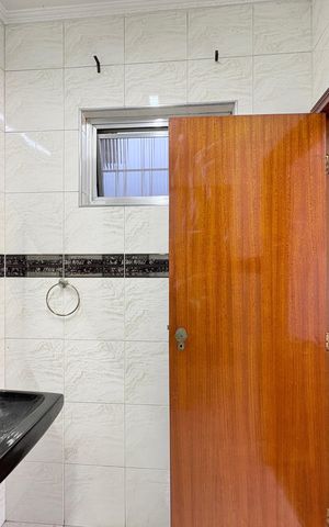 Casa à venda com 230m², 4 quartos e 5 vagas Casa à venda com 230m², 4 quartos e 5 vagasBanheiro da Suíte 1