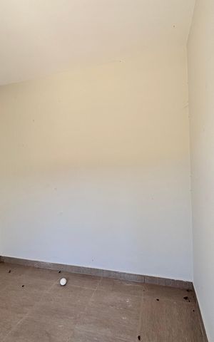 Casa à venda com 230m², 4 quartos e 5 vagas Casa à venda com 230m², 4 quartos e 5 vagasQuarto de Serviço