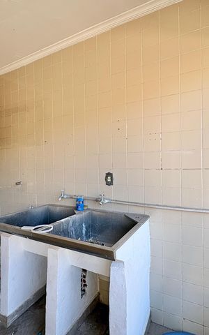 Casa à venda com 230m², 4 quartos e 5 vagas Casa à venda com 230m², 4 quartos e 5 vagasÁrea de Serviço